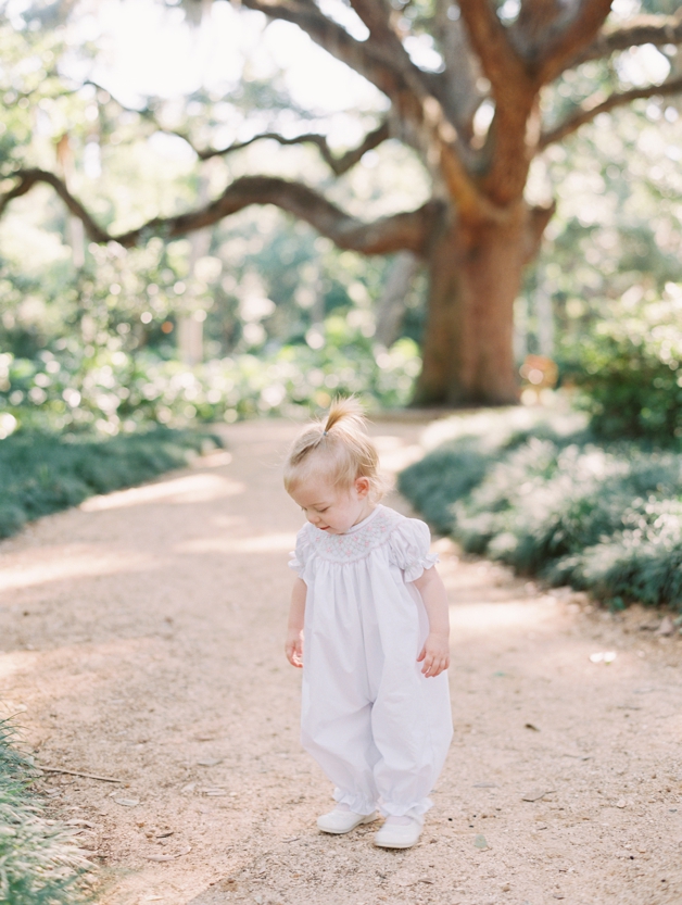 Washington Oaks State Garden | what to wear family session | photographed by Kt Crabb Photography www.ktcrabbphotography.com
