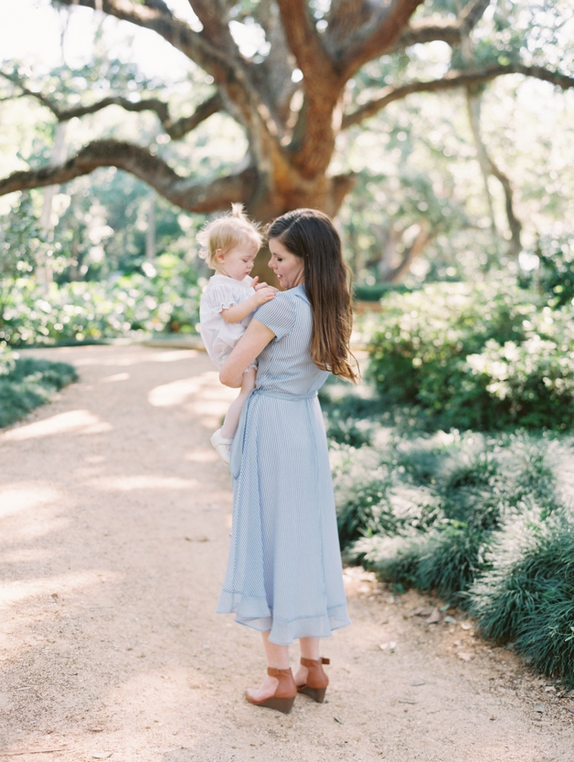 Washington Oaks State Garden | mom and daughter | photographed by Kt Crabb Photography www.ktcrabbphotography.com