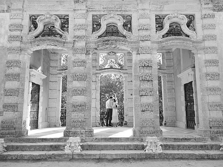 Kt Crabb photography photographs a recently engaged couple on the grounds of the Vizcaya Museum and Garden